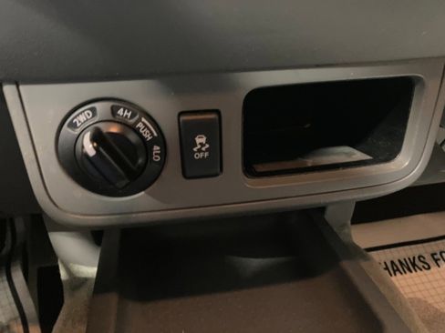 Used 2015 Nissan Frontier SV image 29