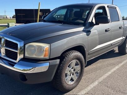 Used 2005 Dodge Dakota SLT