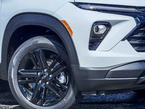 New 2026 Chevrolet TrailBlazer LT w/ Convenience Package AWD/4WD image 3