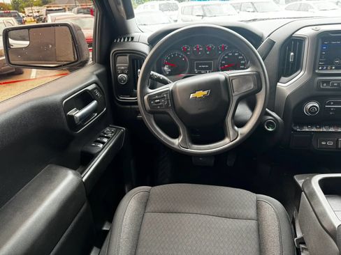 Used 2022 Chevrolet Silverado 1500 Custom RWD image 16