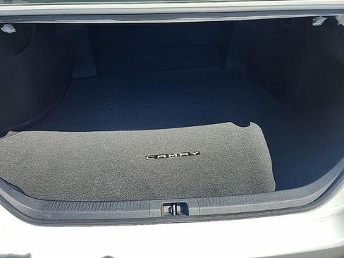 Used 2020 Toyota Camry SE w/ Carpet Mat Package FWD image 12