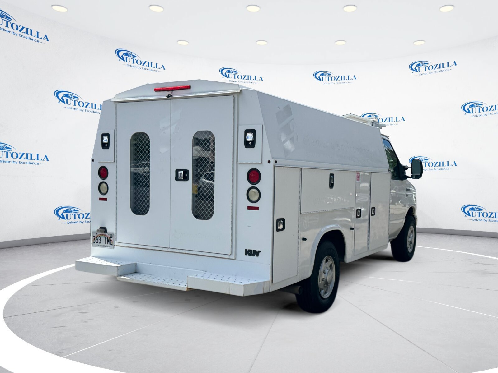 Used 2014 Ford E-350 and Econoline 350 Super Duty w/ Power Windows & Locks Group RWD image 5
