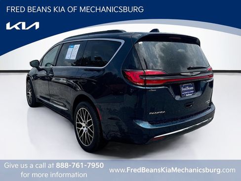 Used 2022 Chrysler Pacifica Limited w/ Uconnect Theater Family Group AWD/4WD image 5