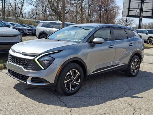 Certified 2023 Kia Sportage LX image 3