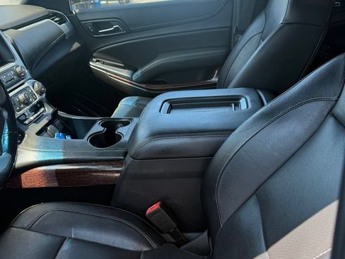 Used 2019 GMC Yukon XL SLT AWD/4WD image 7
