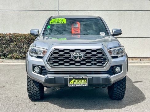 Used 2021 Toyota Tacoma TRD Off-Road w/ Technology Package AWD/4WD image 2