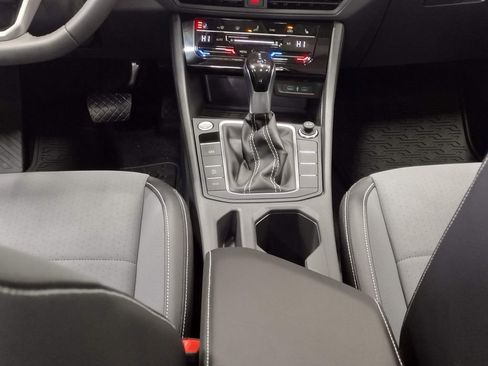 New 2026 Volkswagen Jetta SE FWD image 34