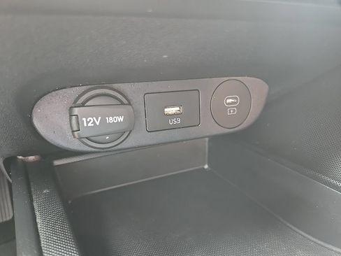 Used 2025 Hyundai Elantra SE FWD image 52