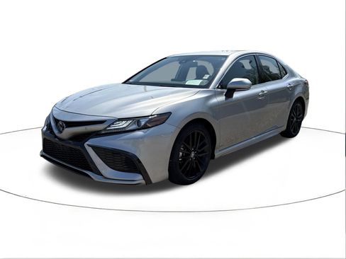 Used 2024 Toyota Camry XSE image 7