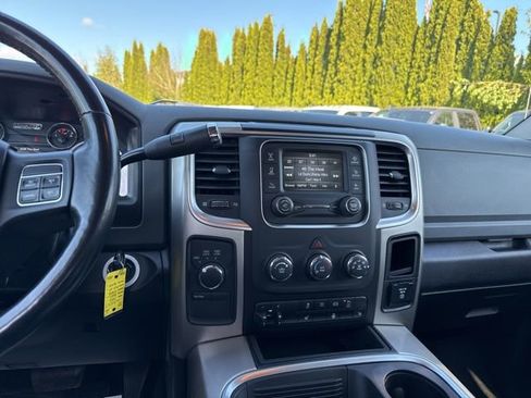 Used 2018 RAM 2500 SLT AWD/4WD image 24