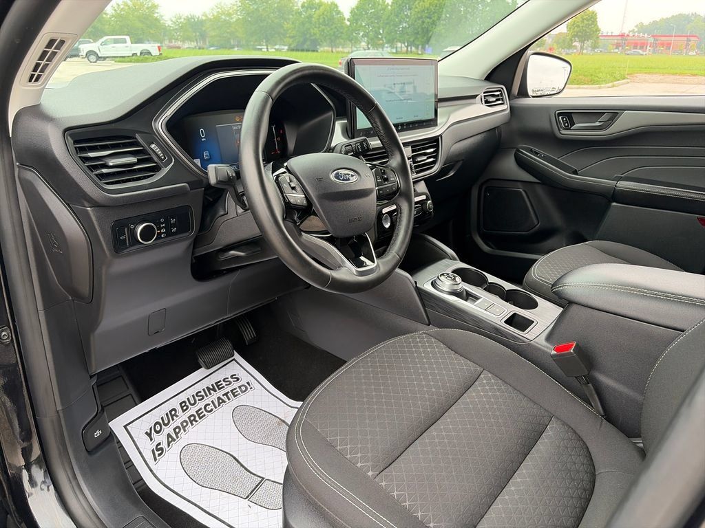 Used 2024 Ford Escape Active w/ Tech Pack #1 AWD/4WD image 14