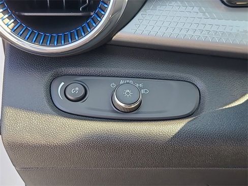 New 2026 Chevrolet Trax LT image 25