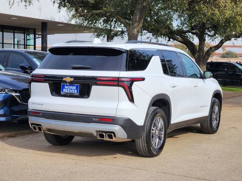 Used 2026 Chevrolet Traverse LT image 7