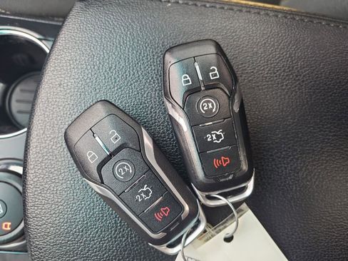 Used 2016 Ford Explorer XLT w/ Equipment Group 201A image 32