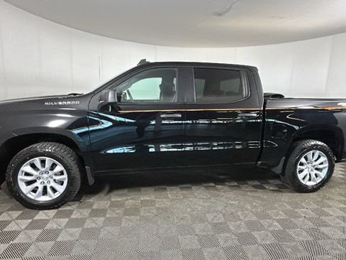 Used 2020 Chevrolet Silverado 1500 Custom w/ Custom Value Package AWD/4WD image 5