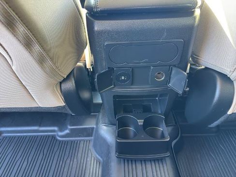 Certified 2023 Ford Explorer XLT RWD image 19