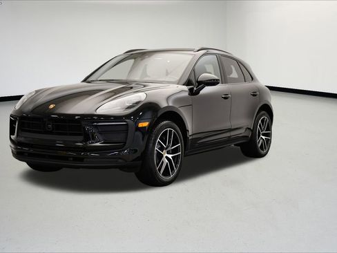 Used 2025 Porsche Macan Turbo image 1