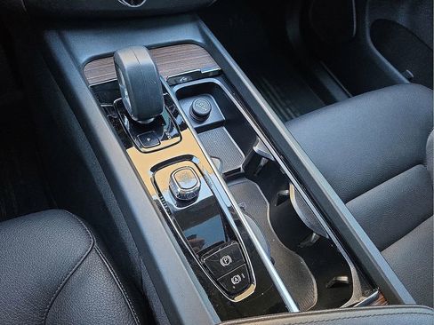 Certified 2023 Volvo XC60 B5 Plus w/ Protection Package Premier image 30