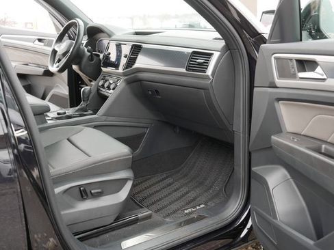 Certified 2023 Volkswagen Atlas Cross Sport SEL R-Line image 20