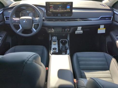 New 2026 Mitsubishi Outlander SE FWD image 16