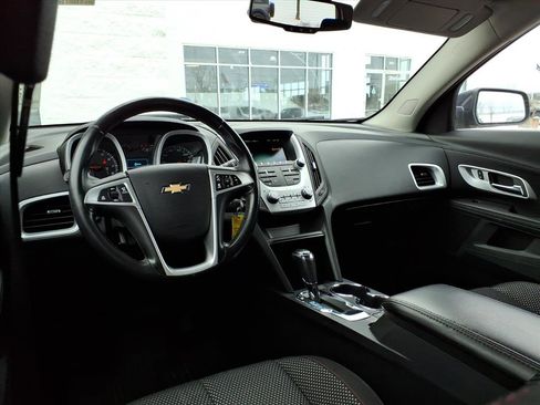 Used 2017 Chevrolet Equinox LT w/ Convenience Package image 10