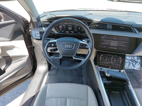 Used 2024 Audi Q8 e-tron Premium Plus w/ Premium Plus Package AWD/4WD image 16