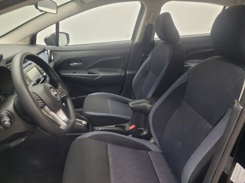 Used 2025 Nissan Versa SV FWD image 17