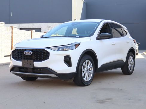 Used 2024 Ford Escape Active FWD image 2