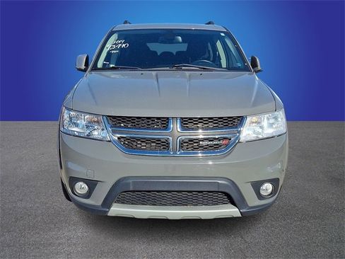 Used 2019 Dodge Journey SE w/ Premium Group image 2