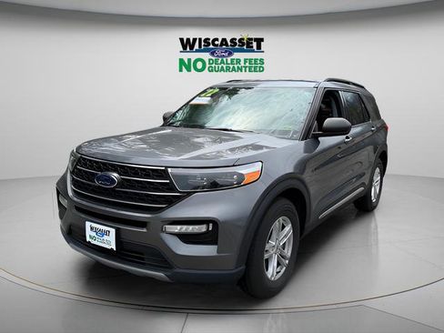 Certified 2022 Ford Explorer XLT w/ Equipment Group 202A AWD/4WD image 17