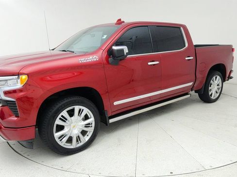 Used 2024 Chevrolet Silverado 1500 High Country w/ High Country Premium Package AWD/4WD image 3