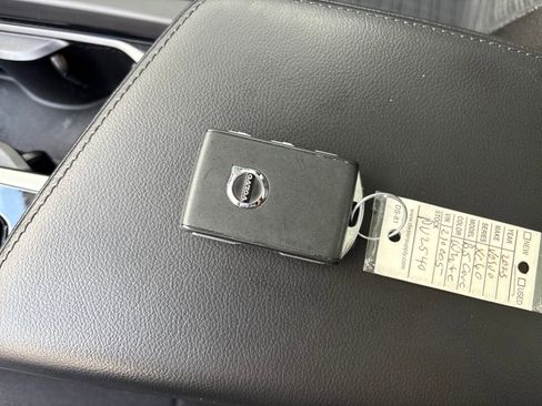 Certified 2023 Volvo XC60 B5 Core image 35