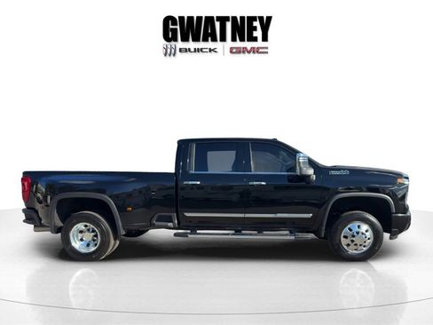Used 2024 Chevrolet Silverado 3500 High Country w/ High Country Premium Package image 8