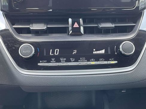 Used 2024 Toyota Corolla LE w/ LE Convenience Package FWD image 35