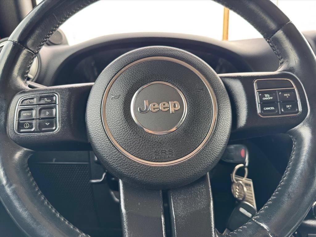 Used 2014 Jeep Wrangler Unlimited Sahara w/ Connectivity Group AWD/4WD image 16