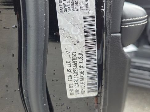 Used 2025 Jeep Grand Cherokee L Laredo RWD image 6