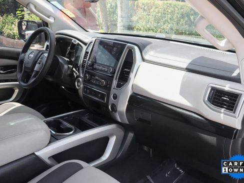 Used 2020 Nissan Titan SV w/ SV Convenience Package image 41