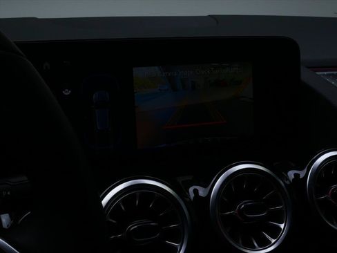 Used 2025 Mercedes-Benz GLA 250 image 22