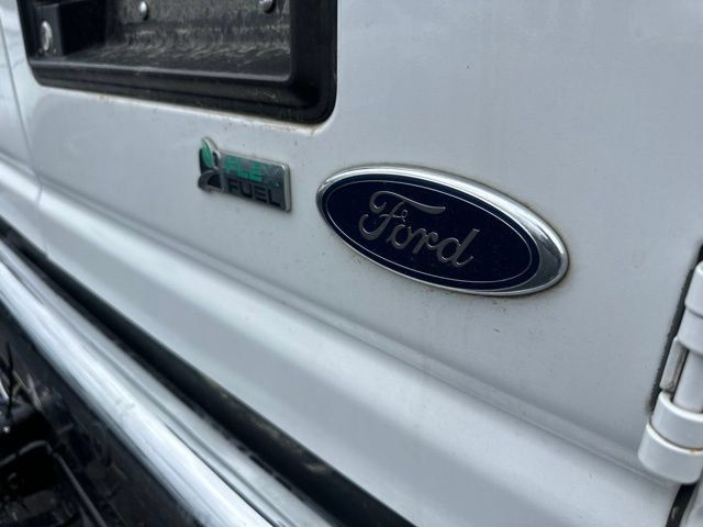 Used 2013 Ford E-350 and Econoline 350 XLT RWD image 10