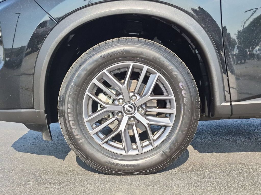 Used 2024 Nissan Rogue S AWD/4WD image 11