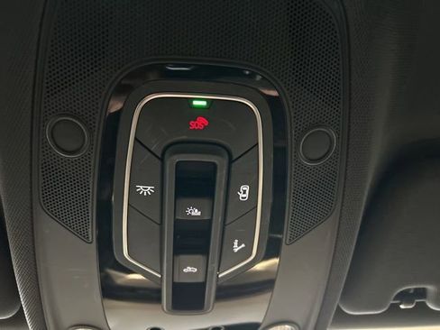 Used 2021 Audi RS 6 w/ Executive Package image 13