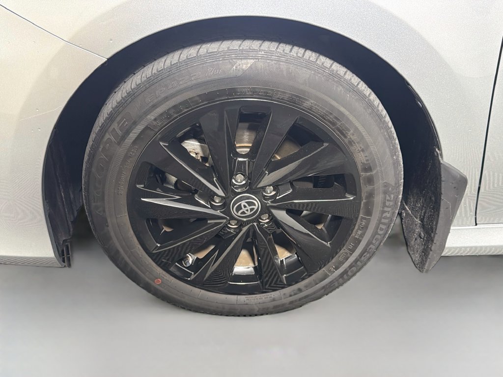 Used 2023 Toyota Camry LE FWD image 11