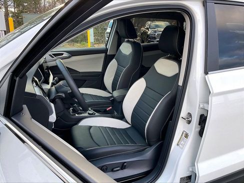 New 2026 Volkswagen Taos SEL image 11