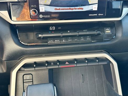 Used 2022 Toyota Tundra SR5 w/ SR5 Convenience Package image 15