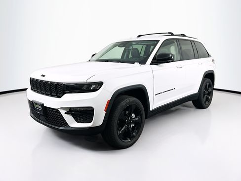 Used 2023 Jeep Grand Cherokee Limited w/ Black Appearance Package AWD/4WD image 3
