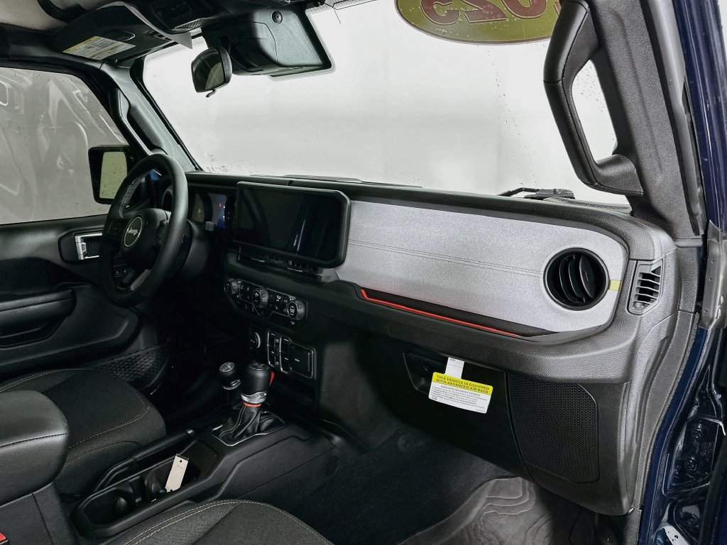 Used 2025 Jeep Wrangler Unlimited Sport AWD/4WD image 35