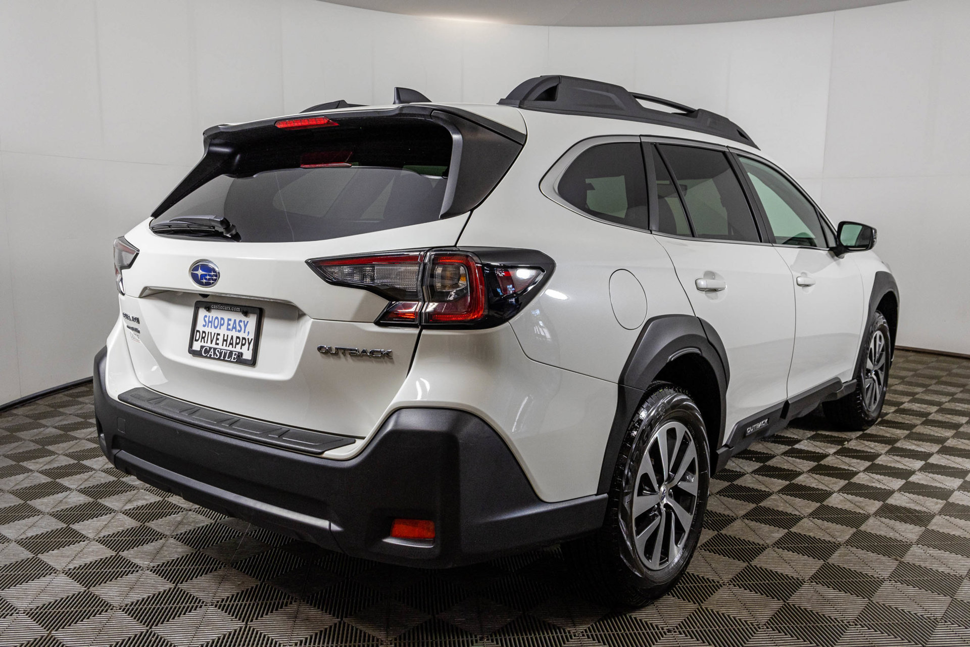 Used 2025 Subaru Outback Premium AWD/4WD image 14