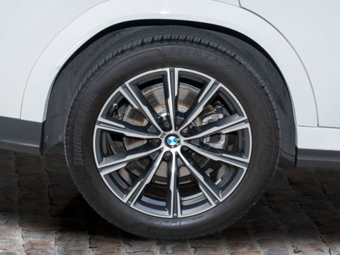 Used 2024 BMW X6 xDrive40i w/ Premium Package image 40