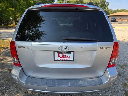 Used 2007 Hyundai Entourage GLS image 8