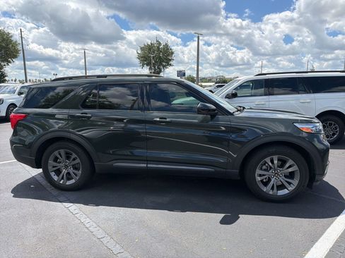 Certified 2022 Ford Explorer XLT w/ Equipment Group 202A RWD image 3